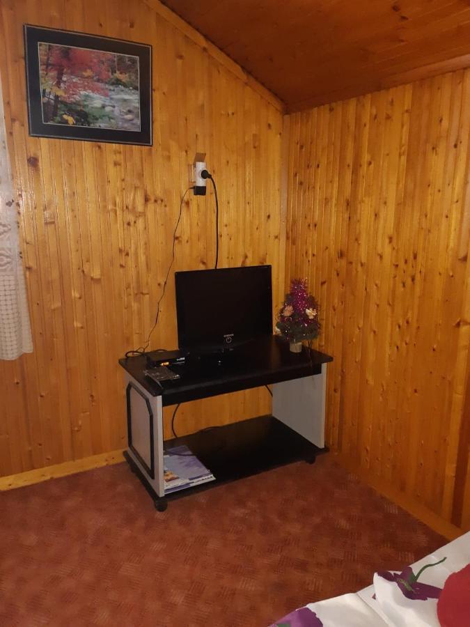 Garden Etterem Kavezo Es Panzio Tahitófalu Eksteriør billede